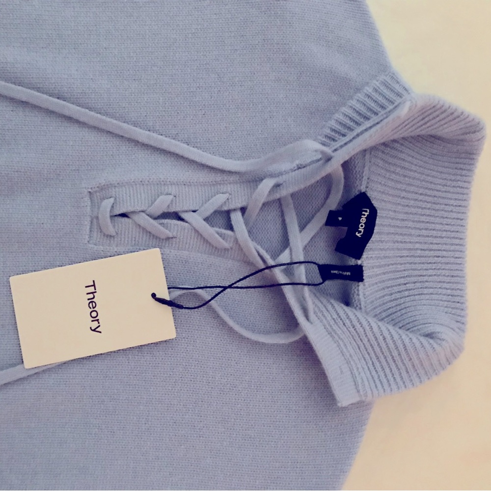 NWT. Theory Women’s Pure Cashmere Sweater